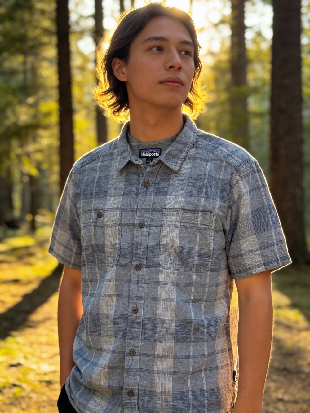 Patagonia Men's Short-Sleeve Navy Gray Plaid Button-Up Shirt Size Medium